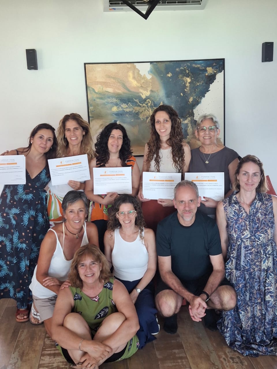 Parte de los Egresados 2025 de la Formación en Escenas Matrices y parte del Equipo Docentes de la Formación. Escobar, Buenos Aires (Argentina) - 2025